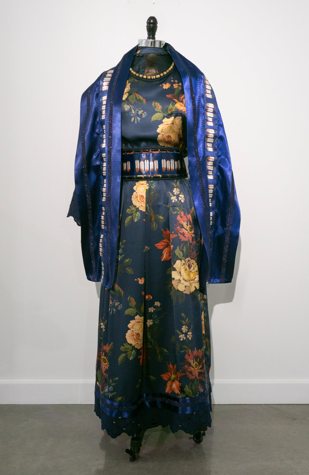 "Navy Roses"
